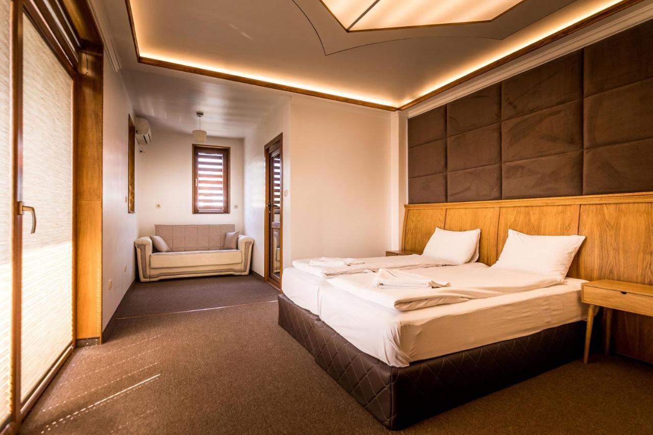 Tihiat Kut Complex Hotel Kyustendil Ngoại thất bức ảnh