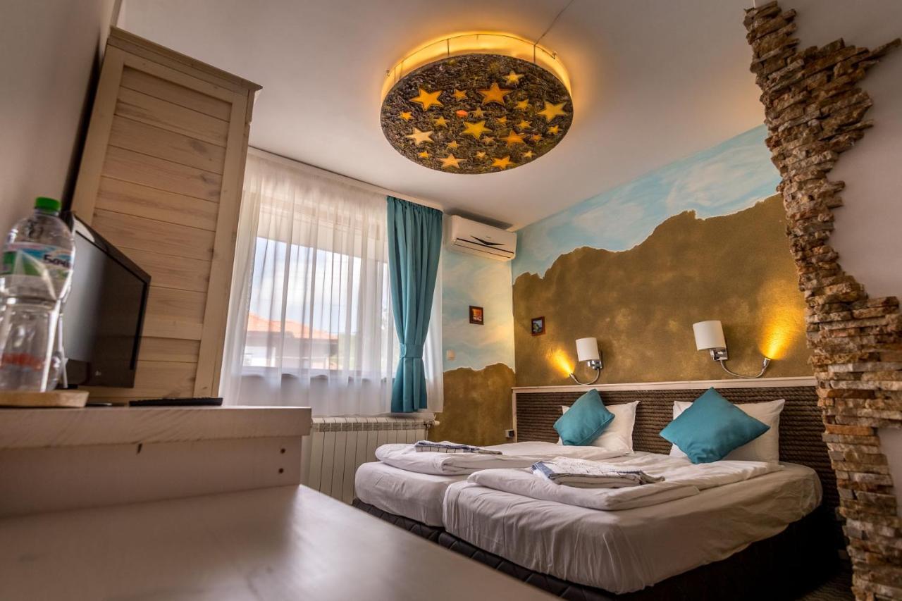 Tihiat Kut Complex Hotel Kyustendil Ngoại thất bức ảnh