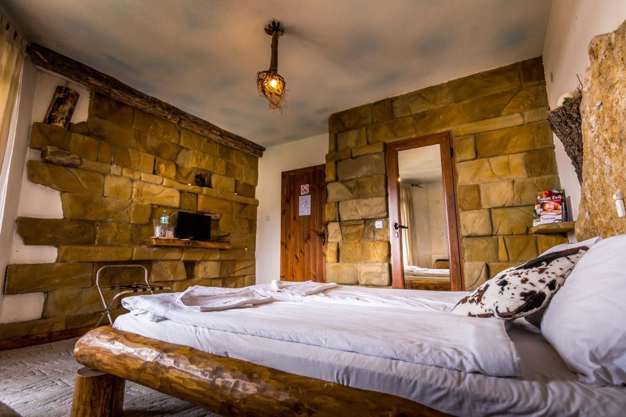 Tihiat Kut Complex Hotel Kyustendil Ngoại thất bức ảnh