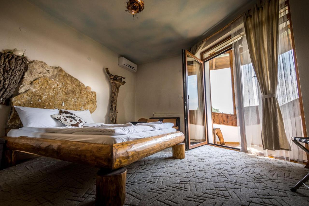 Tihiat Kut Complex Hotel Kyustendil Ngoại thất bức ảnh