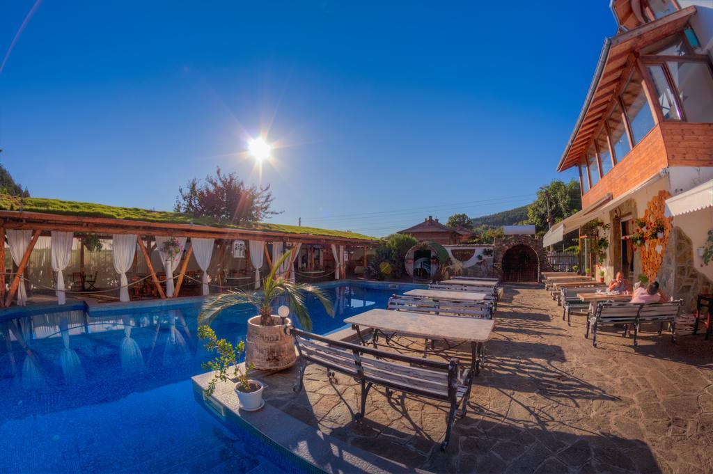 Tihiat Kut Complex Hotel Kyustendil Ngoại thất bức ảnh
